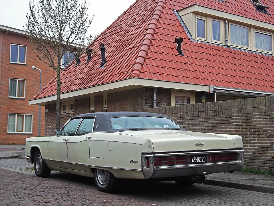 Lincoln Continental (5th gen)