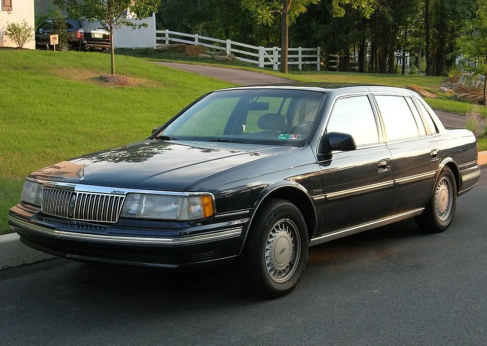 Lincoln Continental (8th gen)
