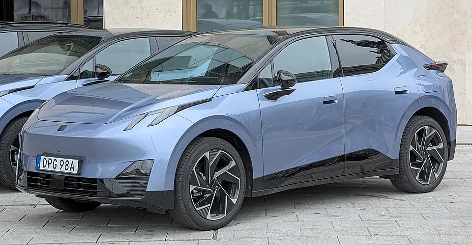 Lynk & Co 02 (E335)