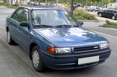 Mazda 323 (BG)