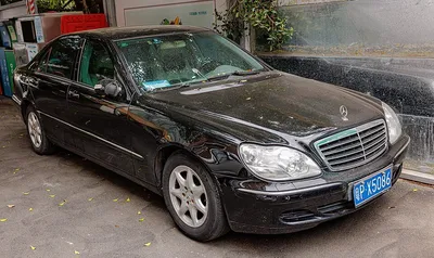 Mercedes-Benz S-Class (W220)