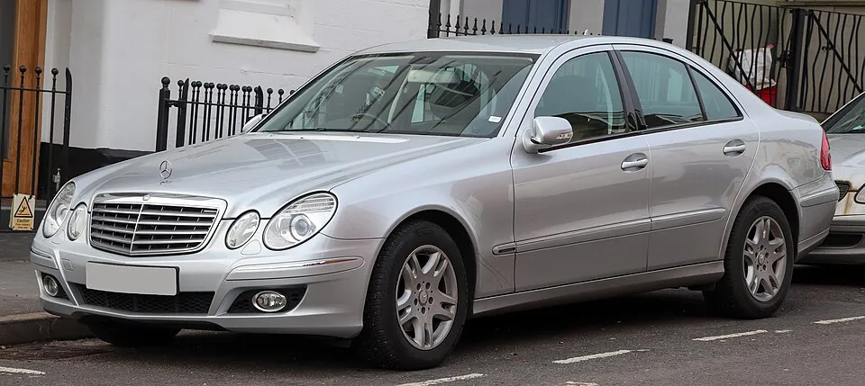Mercedes-Benz W211