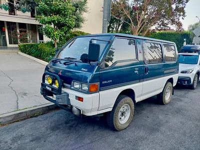 Mitsubishi Delica (3rd gen)