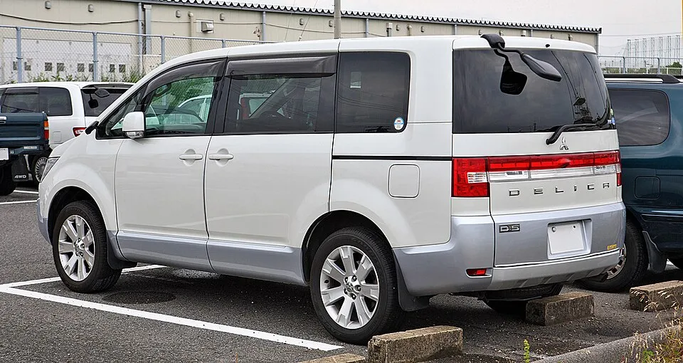 Mitsubishi Delica (5th gen)