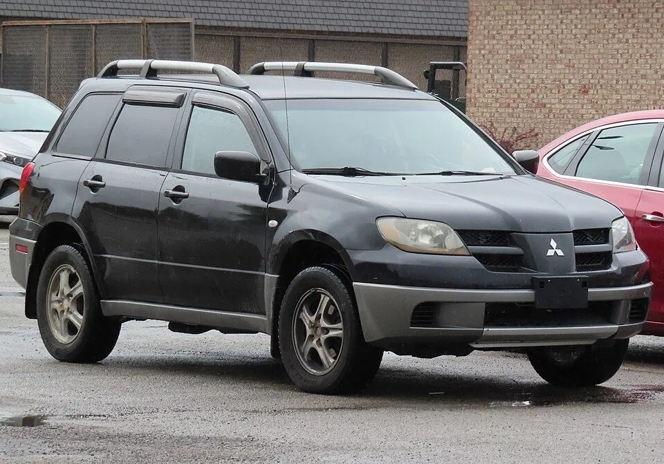 Mitsubishi Outlander (CU/ZE/ZF)