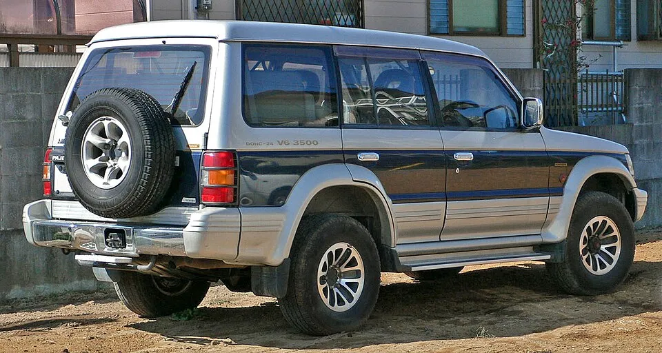 Mitsubishi Pajero (V20, V30, V40)
