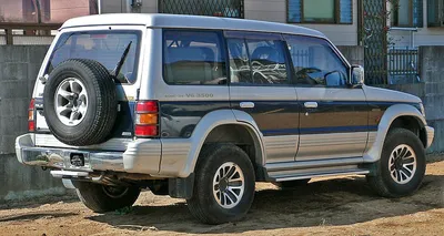 Mitsubishi Pajero (V20, V30, V40)