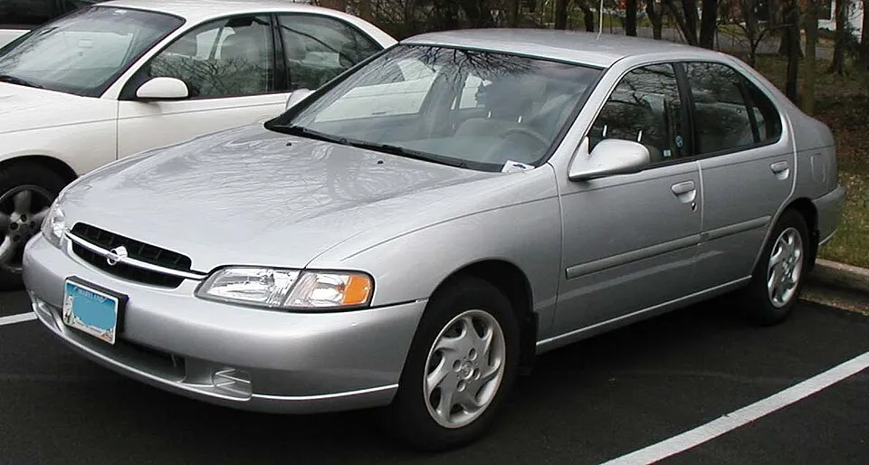 Nissan Altima (L30)