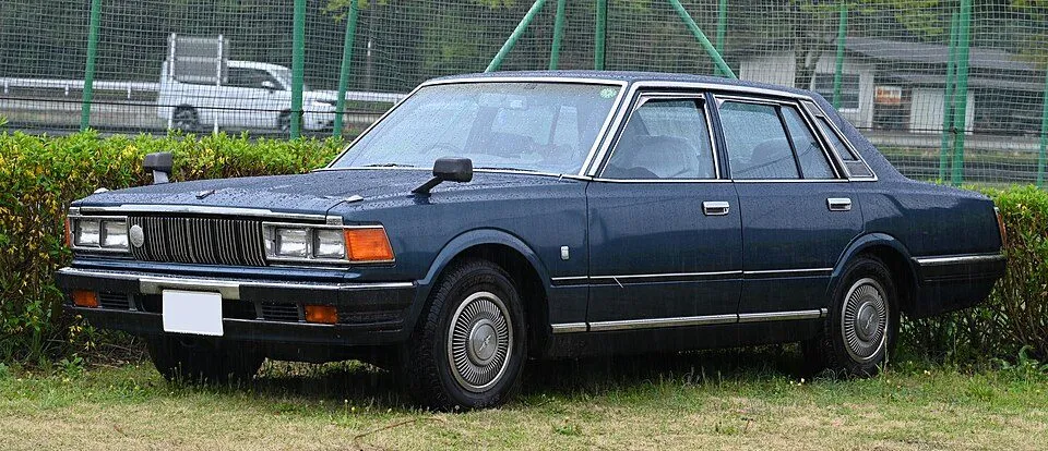 Nissan Cedric (430)