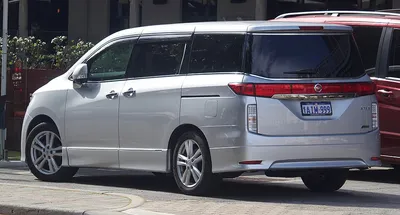 Nissan Elgrand (E52)
