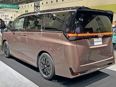 Nissan Elgrand (E53)