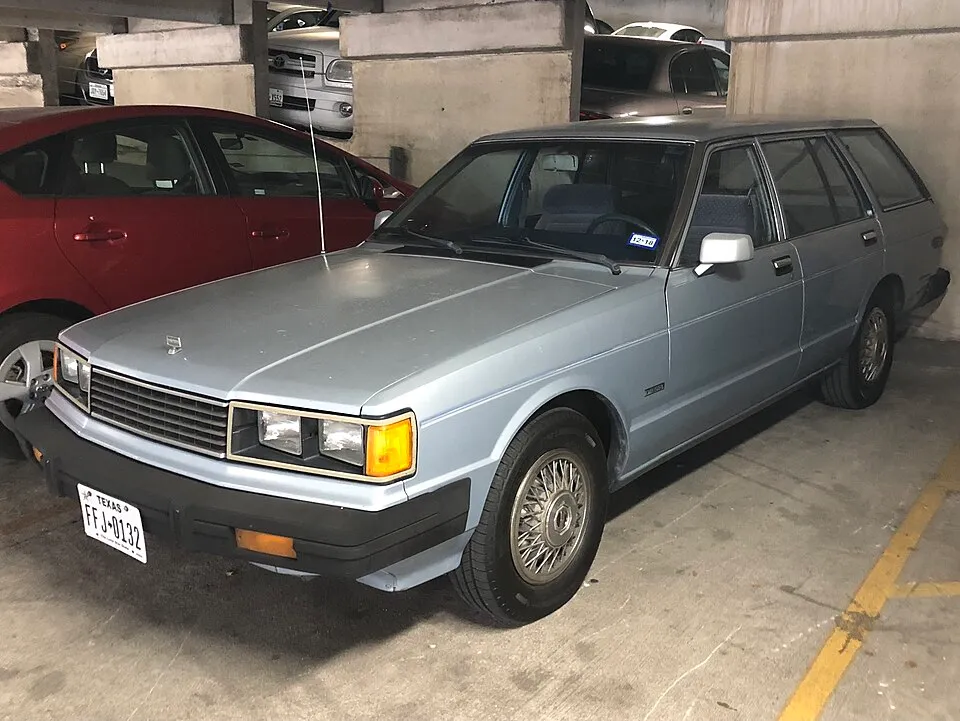 Nissan Maxima (1st gen)