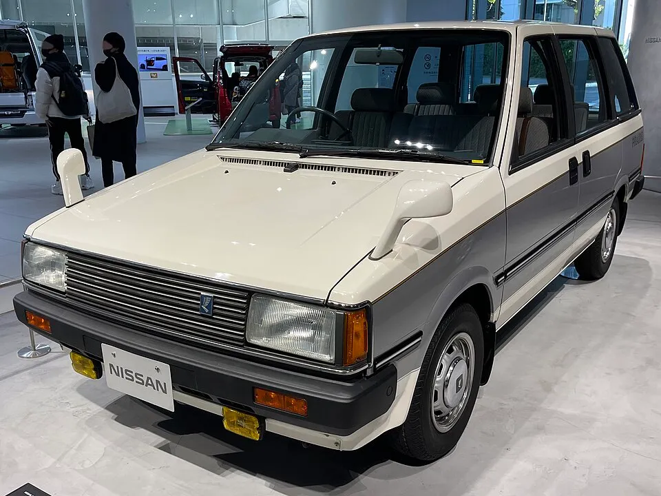 Nissan Prairie (M10)