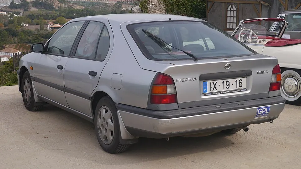 Nissan Primera (P10)