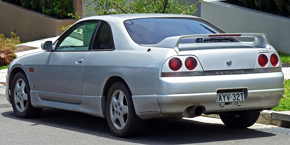 Nissan Skyline (R33)