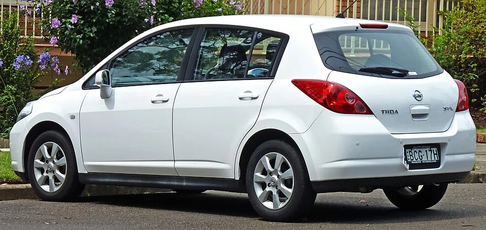 Nissan Tiida (C11)