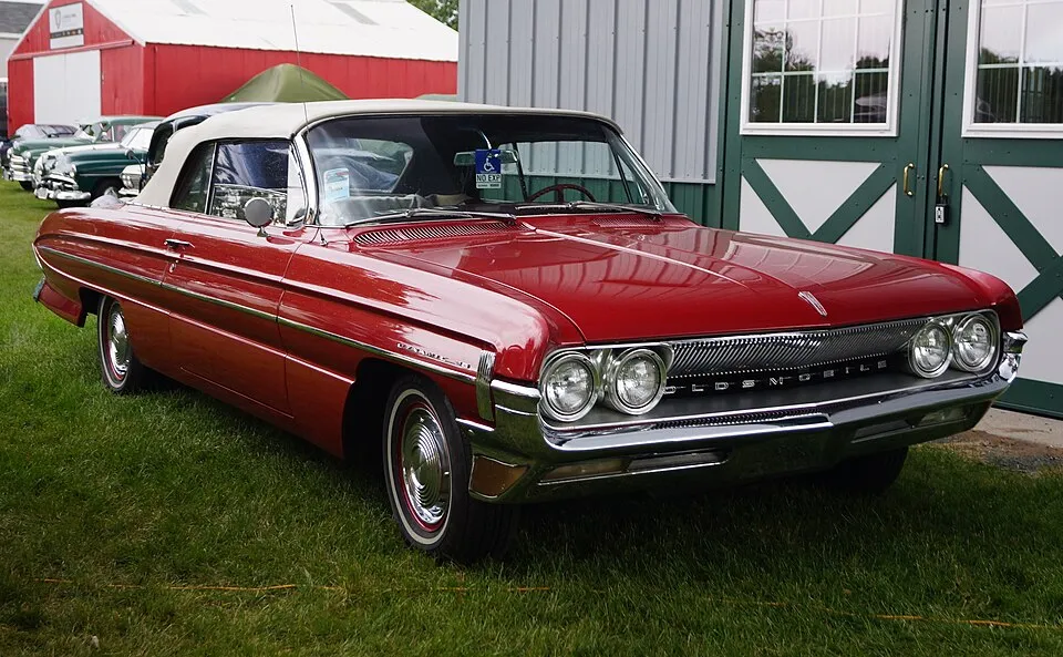 Oldsmobile 88 (5th gen)