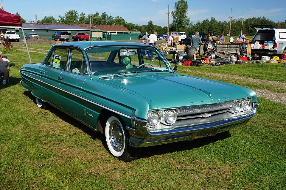 Oldsmobile 98 (7th gen)