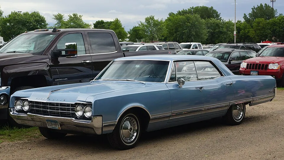 Oldsmobile 98 (8th gen)