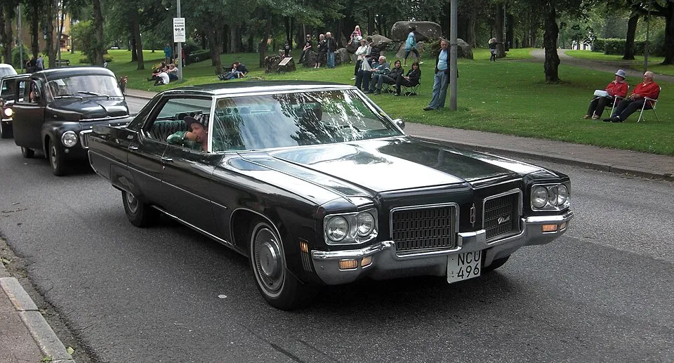 Oldsmobile 98 (9th gen)