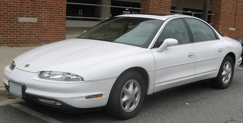 Oldsmobile Aurora (1st gen)