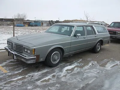 Oldsmobile Custom Cruiser (2nd gen)
