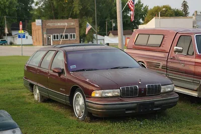 Oldsmobile Custom Cruiser (3rd gen)