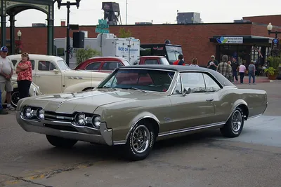 Oldsmobile Cutlass Supreme (1st gen)