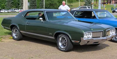 Oldsmobile Cutlass Supreme (2nd gen)