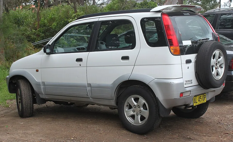 Perodua Nautica (J100/F500)