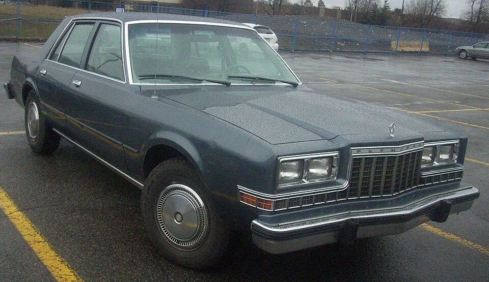 Plymouth Caravelle (E platform)