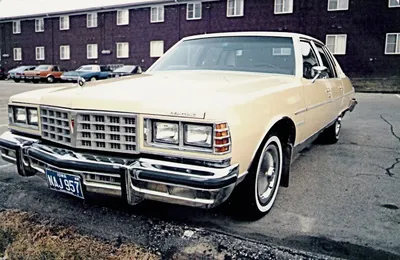 Pontiac Bonneville (6th gen)