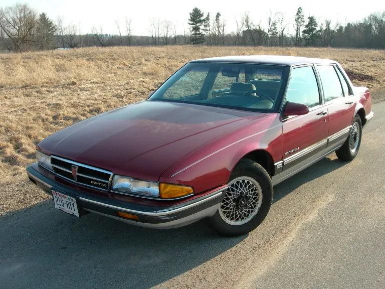 Pontiac Bonneville (8th gen)