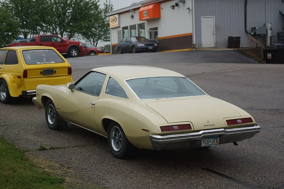 Pontiac LeMans (4th gen)