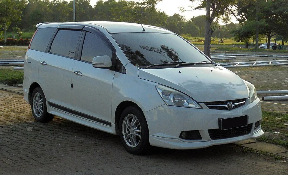 Proton Exora (1st gen)