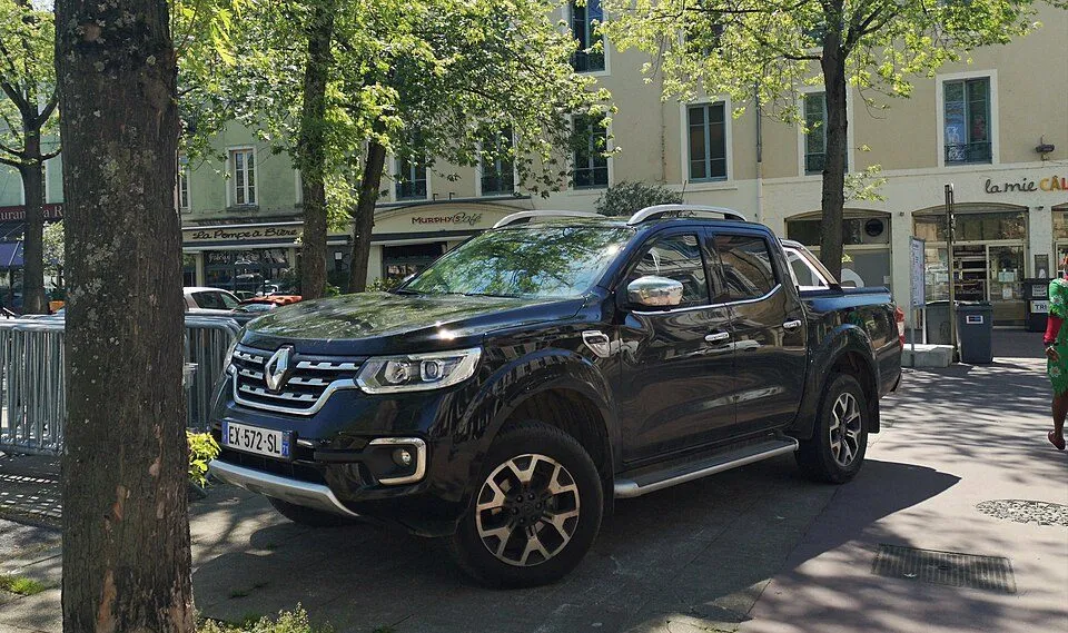 Renault Alaskan (D27)