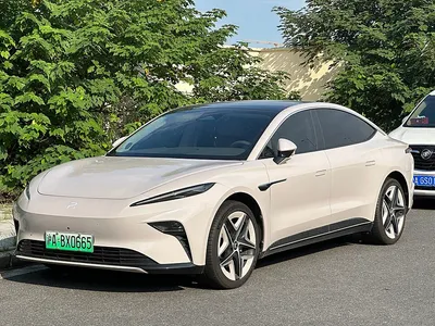 SAIC Rising Auto F7
