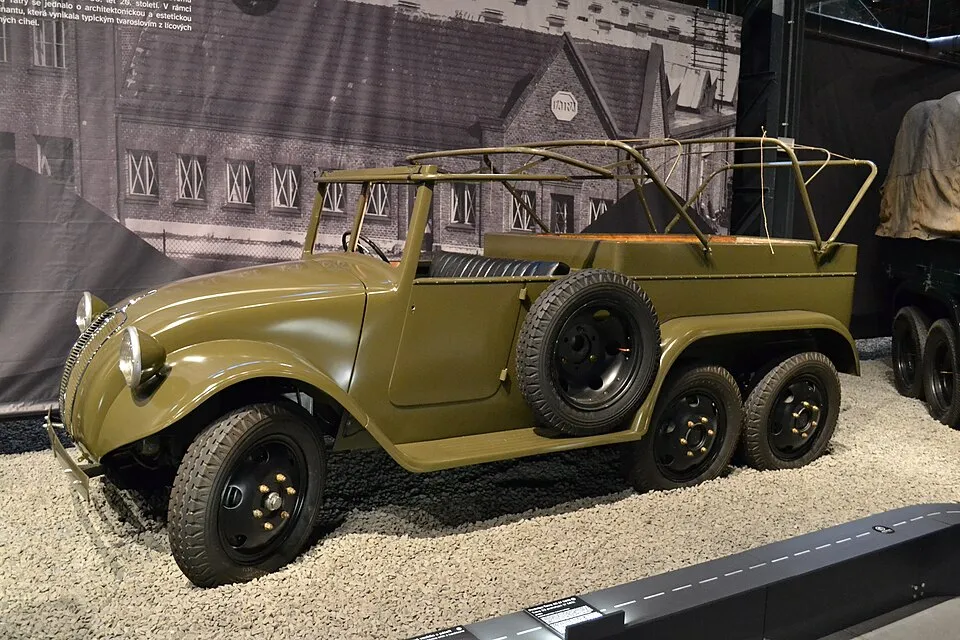 Tatra 82