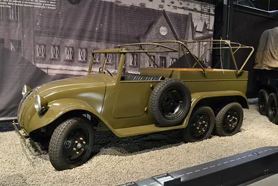 Tatra 82