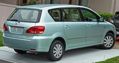Toyota Avensis Verso (XM20)