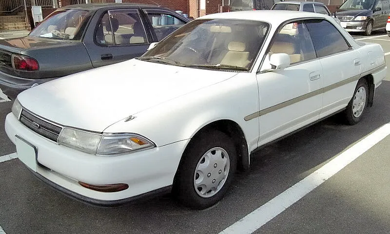 Toyota Carina ED (T180)