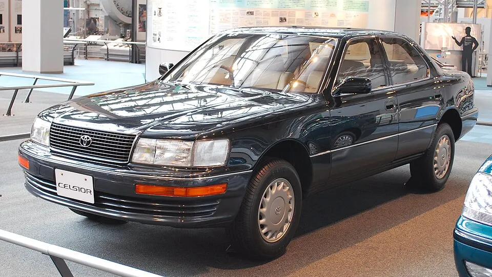 Toyota Celsior (XF10)