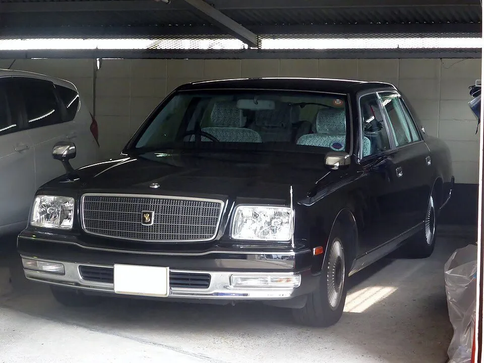 Toyota Century (G50)