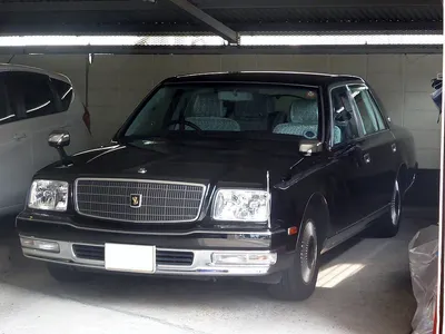 Toyota Century (G50)