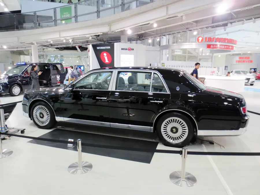 Toyota Century (G60)