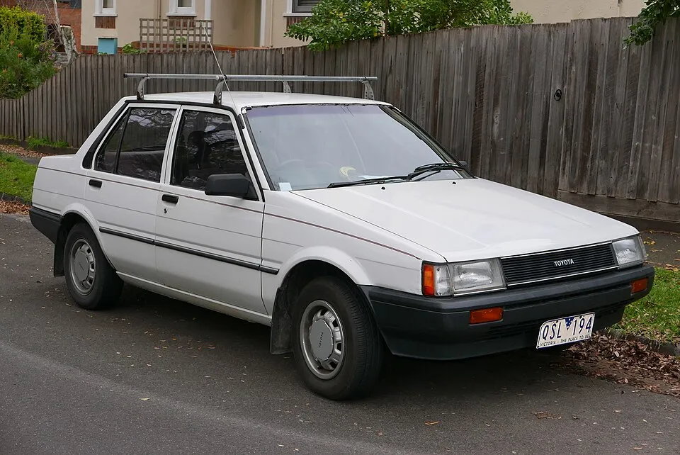 Toyota Corolla (E80)