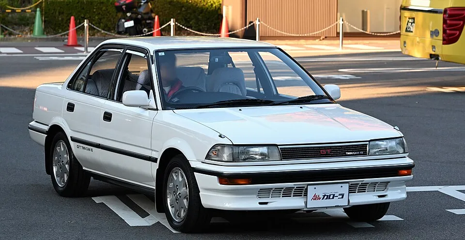 Toyota Corolla (E90)