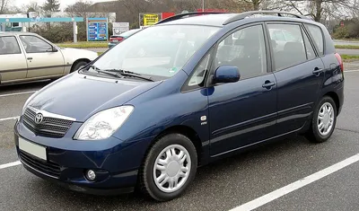 Toyota Corolla Verso (E120)