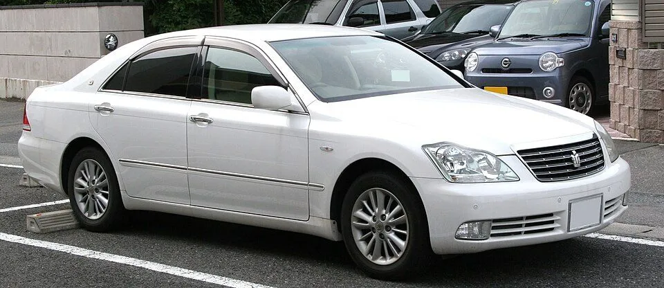 Toyota Crown (S180)