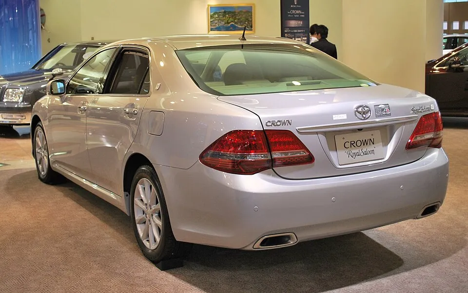 Toyota Crown (S200)